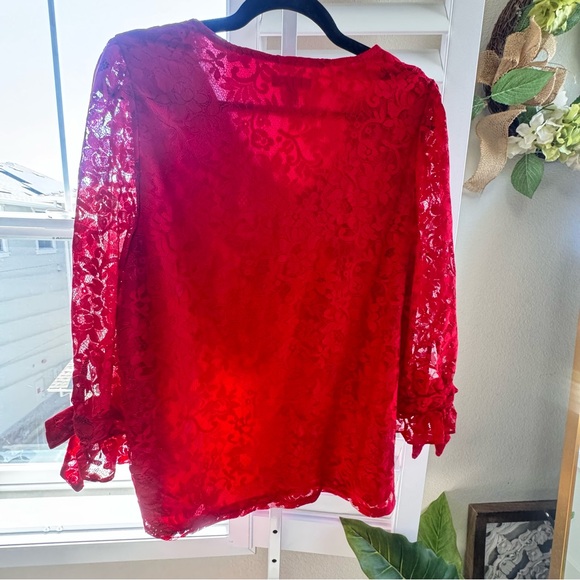 Charter Club Lace overlay blouse with 3/4 sleeves and cuff ties. Size Large - Picture 10 of 17